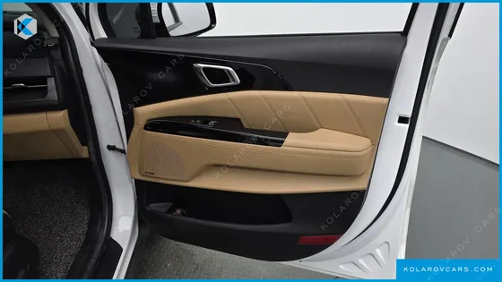 KIA CARNIVAL DIESEL 9-SEATER SIGNATURE