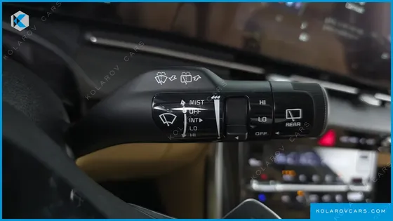KIA CARNIVAL DIESEL 9-SEATER SIGNATURE