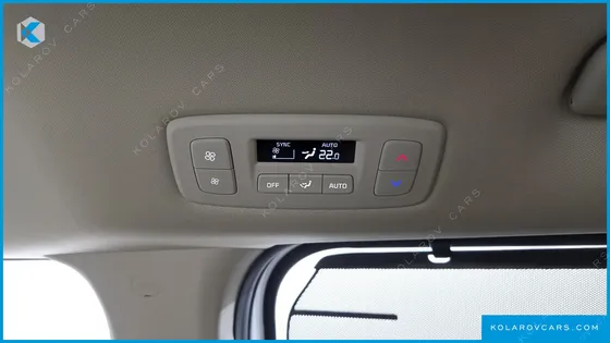 KIA CARNIVAL DIESEL 9-SEATER SIGNATURE
