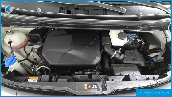 HYUNDAI STARIA CARGO 5-SEATER