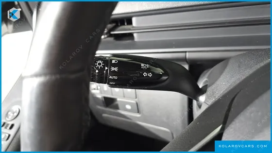 HYUNDAI STARIA CARGO 5-SEATER
