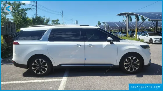 KIA CARNIVAL GASOLINE 7-SEATER SIGNATURE