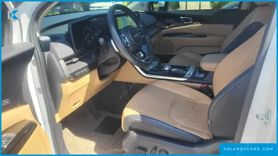KIA CARNIVAL GASOLINE 7-SEATER SIGNATURE