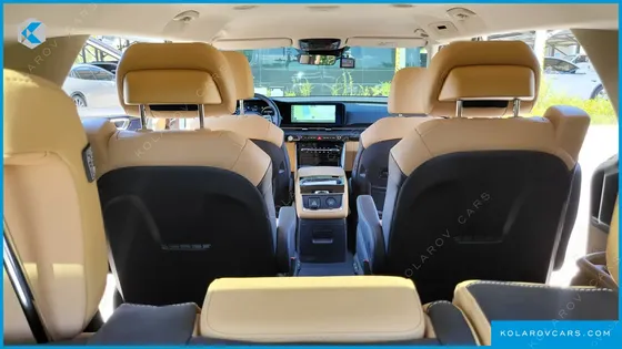 KIA CARNIVAL GASOLINE 7-SEATER SIGNATURE