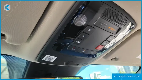 KIA CARNIVAL GASOLINE 7-SEATER SIGNATURE