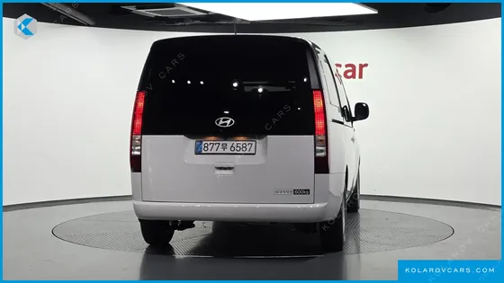 HYUNDAI STARIA CARGO 5-SEATER