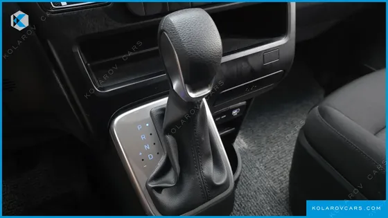 HYUNDAI STARIA CARGO 5-SEATER