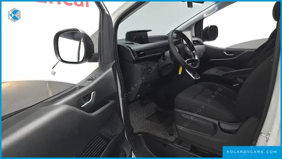 HYUNDAI STARIA CARGO 5-SEATER