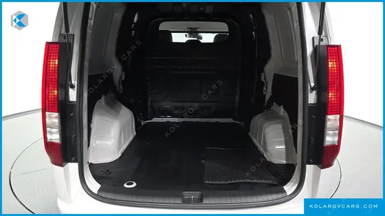 HYUNDAI STARIA CARGO 5-SEATER