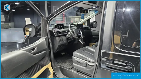 HYUNDAI STARIA CARGO 3-SEATER