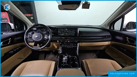 KIA CARNIVAL DIESEL 9-SEATER SIGNATURE