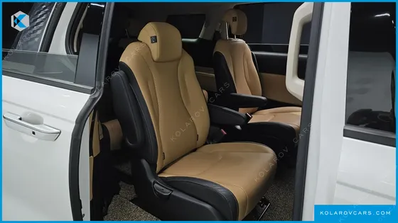 KIA CARNIVAL DIESEL 9-SEATER SIGNATURE