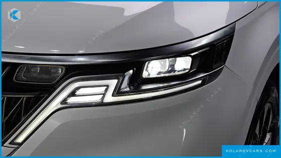 KIA CARNIVAL DIESEL 9-SEATER SIGNATURE