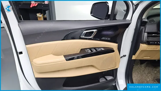 KIA CARNIVAL DIESEL 9-SEATER SIGNATURE