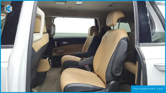 KIA CARNIVAL DIESEL 9-SEATER SIGNATURE