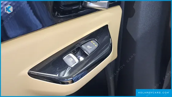 KIA CARNIVAL DIESEL 9-SEATER SIGNATURE