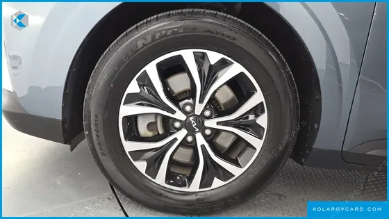 KIA CARNIVAL DIESEL 9-SEATER PRESTIGE