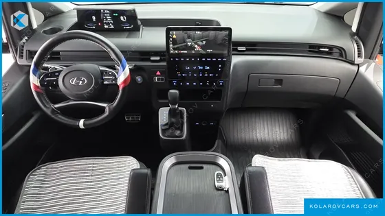 HYUNDAI STARIA CARGO 5-SEATER