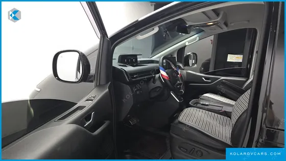 HYUNDAI STARIA CARGO 5-SEATER