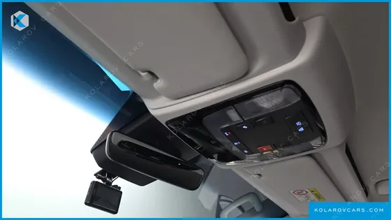 HYUNDAI STARIA CARGO 5-SEATER