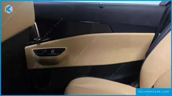 KIA CARNIVAL GASOLINE 9-SEATER NOBLESSE