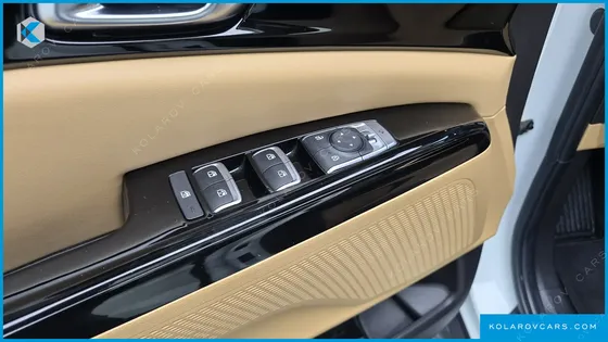 KIA CARNIVAL GASOLINE 9-SEATER NOBLESSE