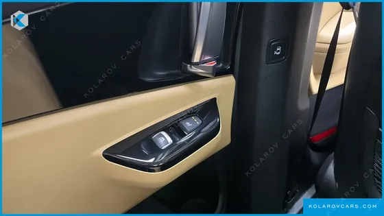 KIA CARNIVAL GASOLINE 9-SEATER NOBLESSE