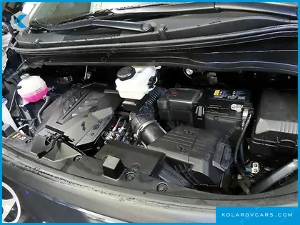 HYUNDAI STARIA L3.5 CARGO 5-SEATER