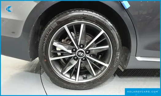 HYUNDAI GRANDEUR 3.3