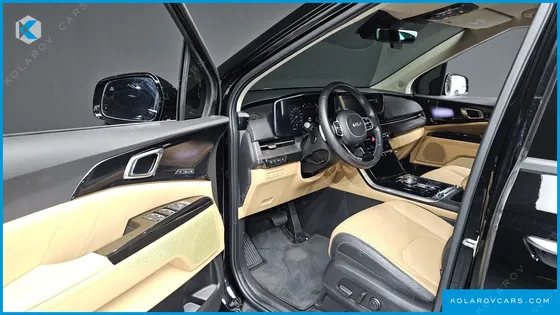 KIA CARNIVAL GASOLINE 9-SEATER SIGNATURE