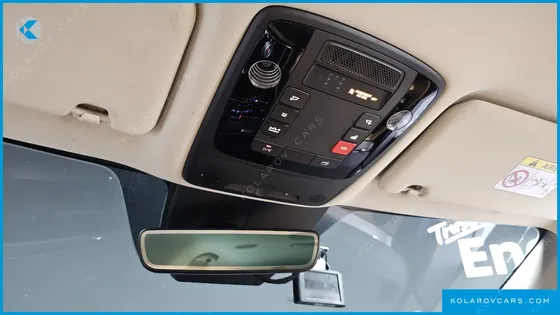 KIA CARNIVAL GASOLINE 9-SEATER SIGNATURE
