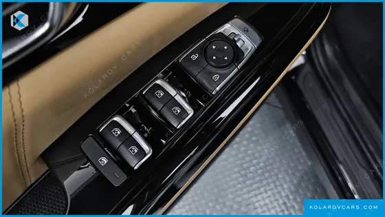 KIA CARNIVAL GASOLINE 9-SEATER SIGNATURE