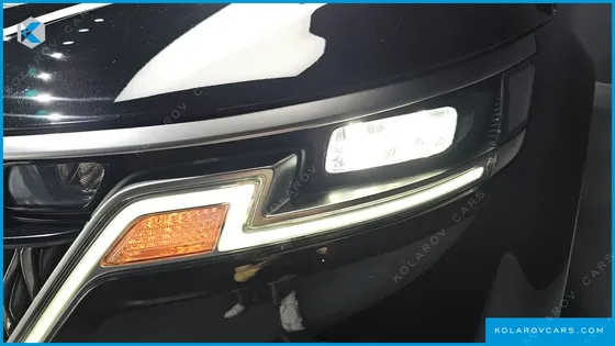 KIA CARNIVAL GASOLINE 9-SEATER SIGNATURE