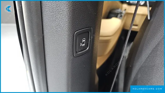 KIA CARNIVAL GASOLINE 9-SEATER SIGNATURE