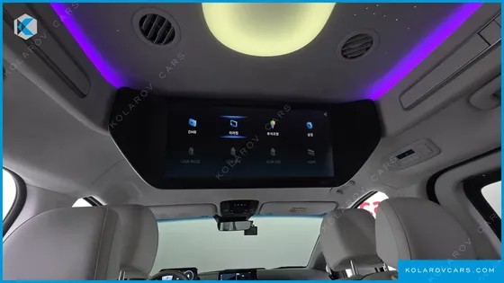 HYUNDAI STARIA 4WD LOUNGE 9-SEATER