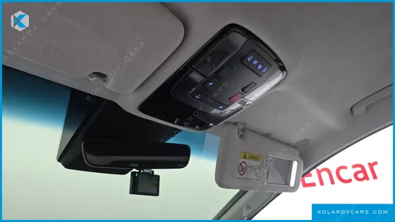HYUNDAI STARIA 4WD LOUNGE 9-SEATER