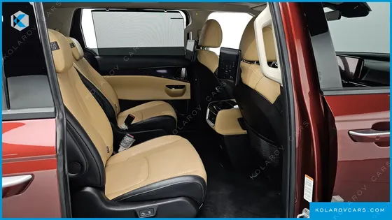 KIA CARNIVAL DIESEL 9-SEATER SIGNATURE