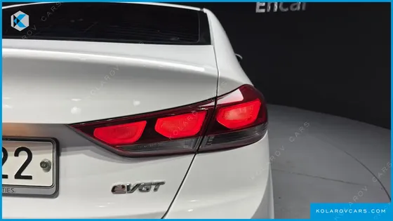 HYUNDAI ELANTRA (AVANTE) 1.6 E-VGT STYLE