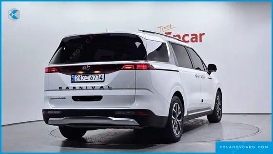 KIA CARNIVAL DIESEL 9-SEATER NOBLESSE