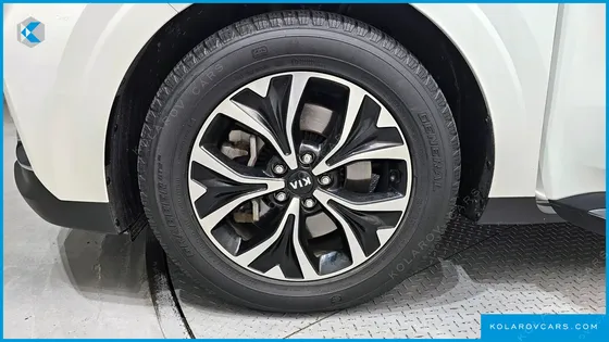 KIA CARNIVAL DIESEL 9-SEATER NOBLESSE