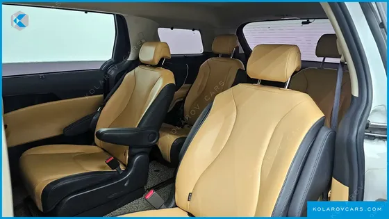 KIA CARNIVAL DIESEL 9-SEATER NOBLESSE