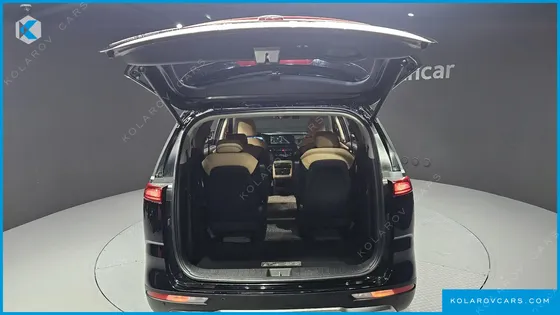 KIA CARNIVAL DIESEL 9-SEATER NOBLESSE