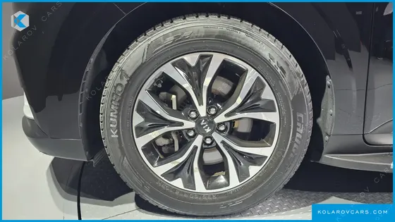 KIA CARNIVAL DIESEL 9-SEATER PRESTIGE