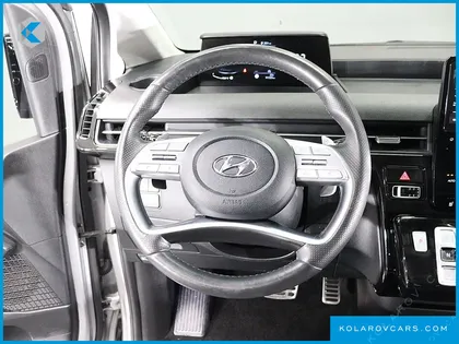 HYUNDAI STARIA LOUNGE 9-SEATER