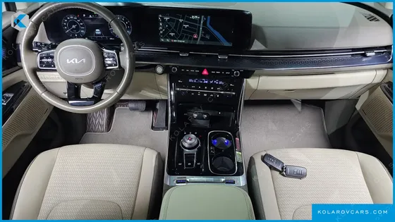 KIA CARNIVAL GASOLINE 7-SEATER HI-LIMOUSINE