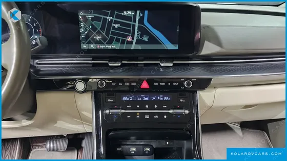 KIA CARNIVAL GASOLINE 7-SEATER HI-LIMOUSINE