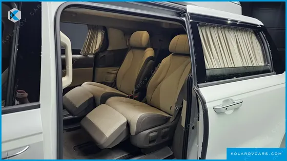 KIA CARNIVAL GASOLINE 7-SEATER HI-LIMOUSINE