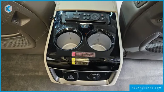KIA CARNIVAL GASOLINE 7-SEATER HI-LIMOUSINE
