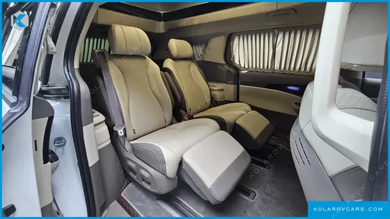 KIA CARNIVAL GASOLINE 7-SEATER HI-LIMOUSINE
