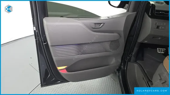 HYUNDAI STARIA L3.5 LOUNGE 9-SEATER